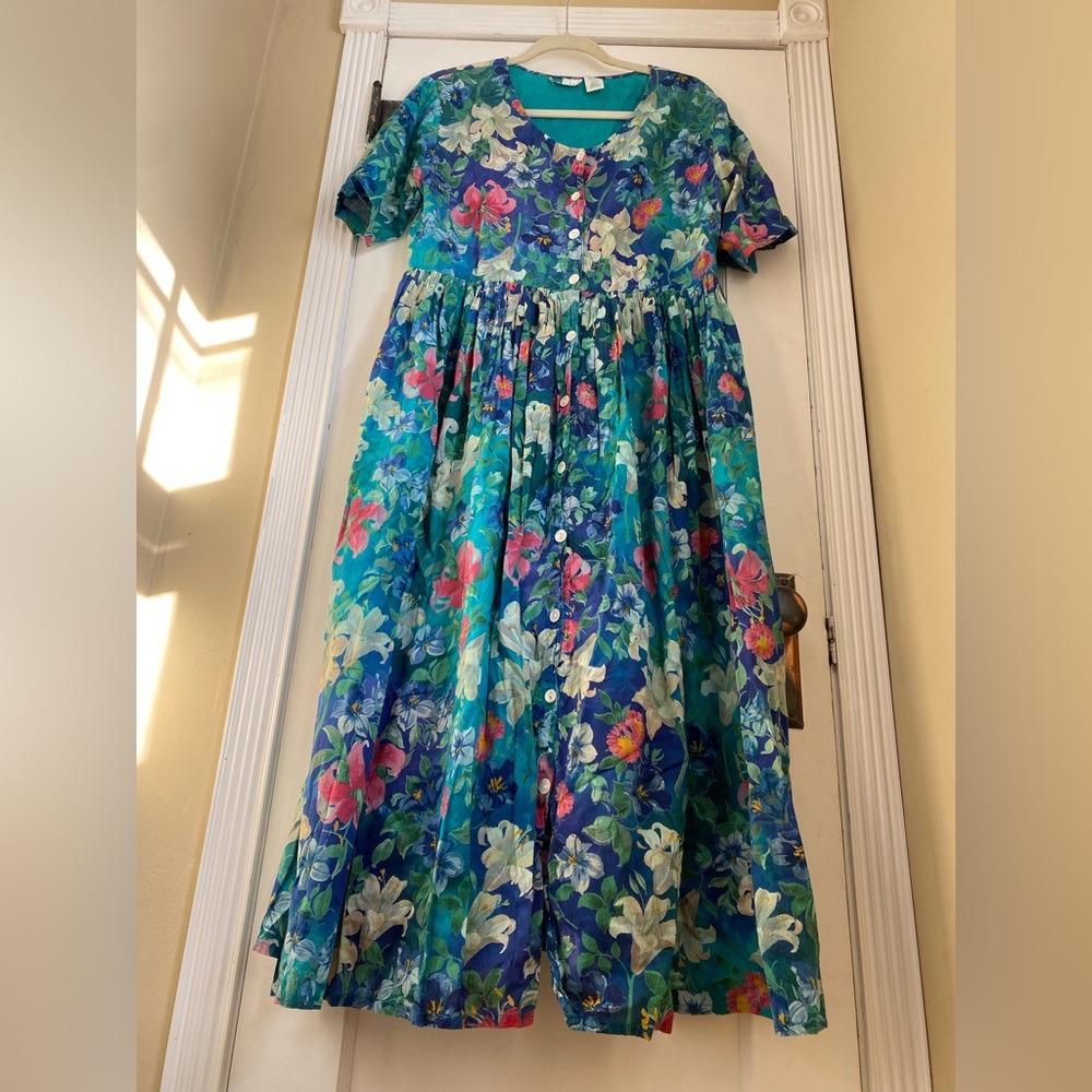Adorable Vintage Floral Cotton Midi Dress - Picture 4 of 8